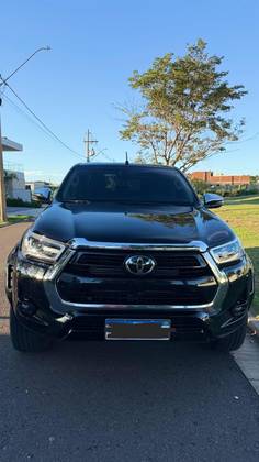 TOYOTA HILUX 2.8 D-4D TURBO DIESEL CD SRX PLUS 4X4 AUTOMÁTICO